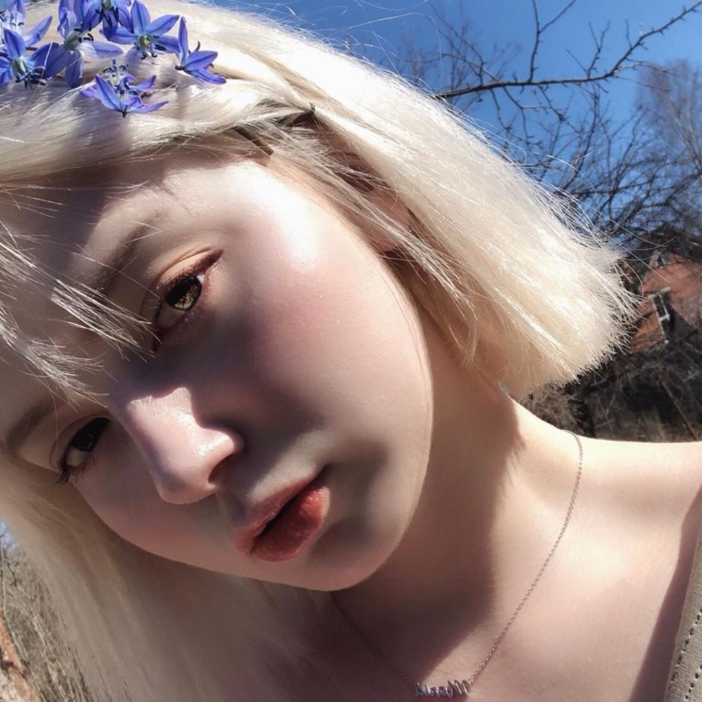 Meet your Posher, Claire